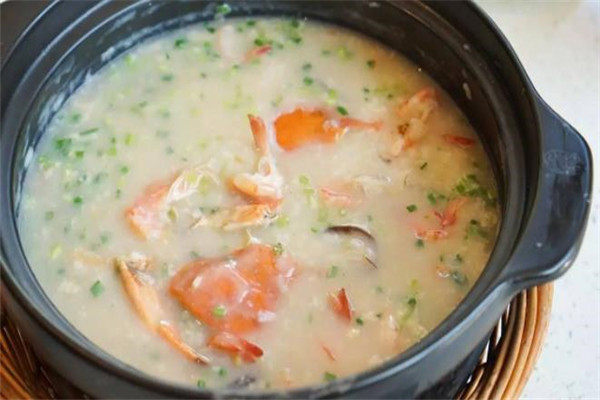 潮汕砂锅粥：优质原料打造，健康口感吸引众多消费者的地方特色美食